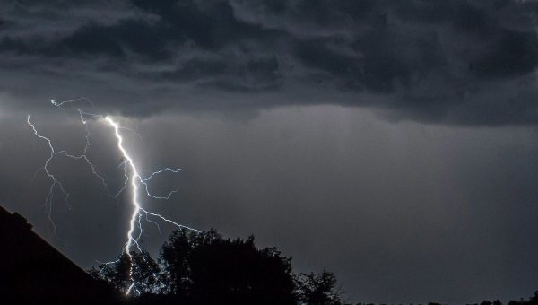 Orages : grêlons géants dans l’Est, dégâts en Île-de-France