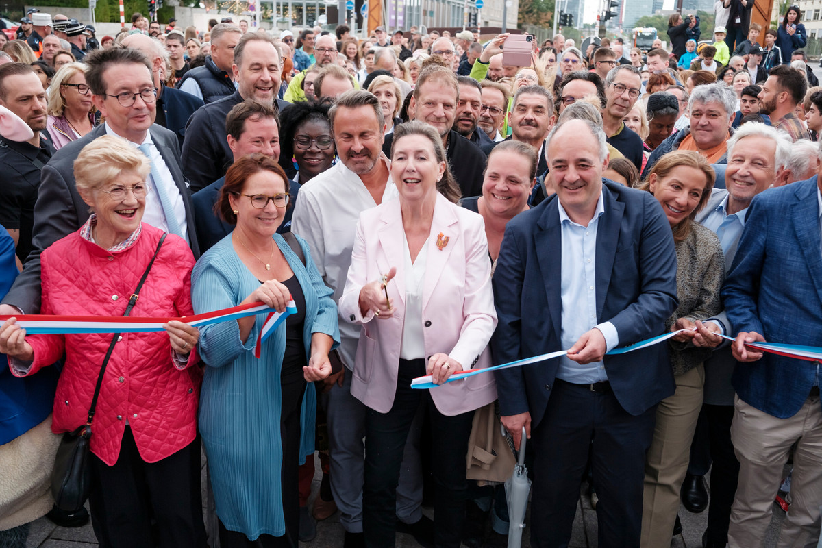 schueberfouer 2026 la fete est lancee pour vingt jours au gl