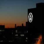 volkswagen supprime 100 000 postes du jamais vu dans l autom