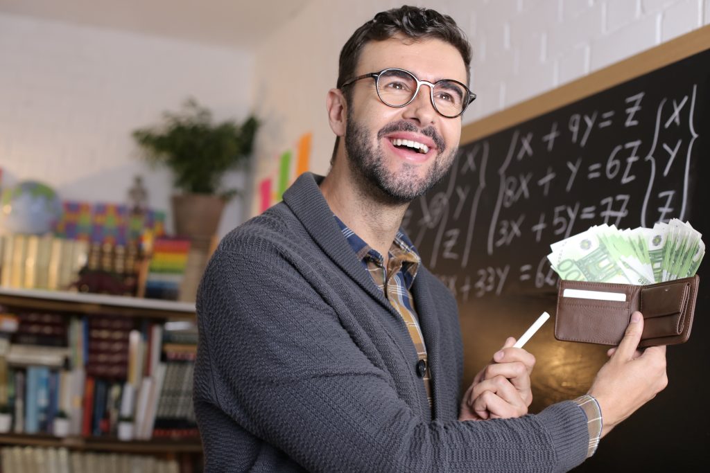 Salaires des profs : le Luxembourg reste loin devant toute l’Europe