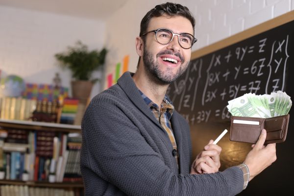Salaires des profs : le Luxembourg reste loin devant toute l’Europe
